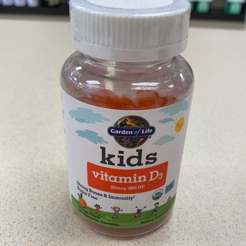 Garden of Life Kids Organic Vitamin D3 Gummies, Orange Flavor - 800 IU (100% DV) for Immunity & Strong Bones, Sugar Free Once Daily D3 Gummy Vitamins for Kids, 60 Vegetarian Gummies (60-Day Supply)